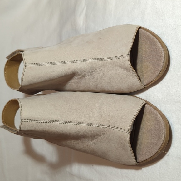 Franco Sarto HELIX Nubuck Leather Block Heel Peep Toe Sandals Size 9.5 - Picture 7 of 9